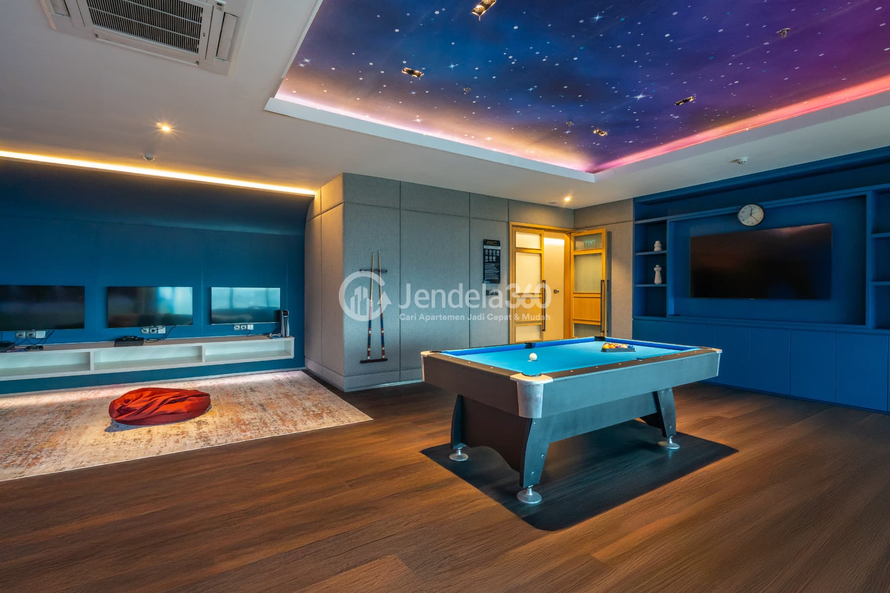 Playing Room